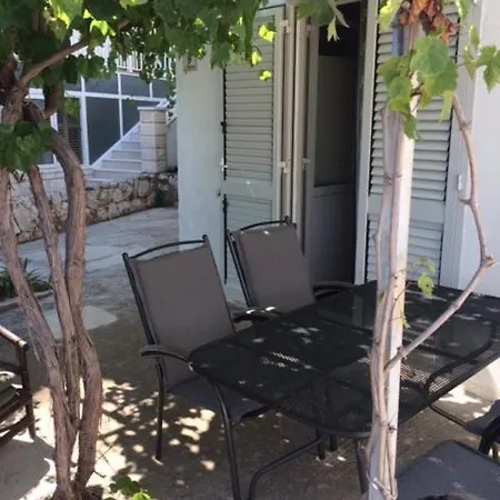 Nona Marija هفار