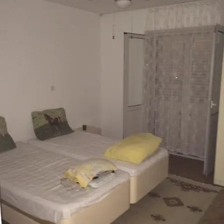 Nona Marija アパート フヴァル